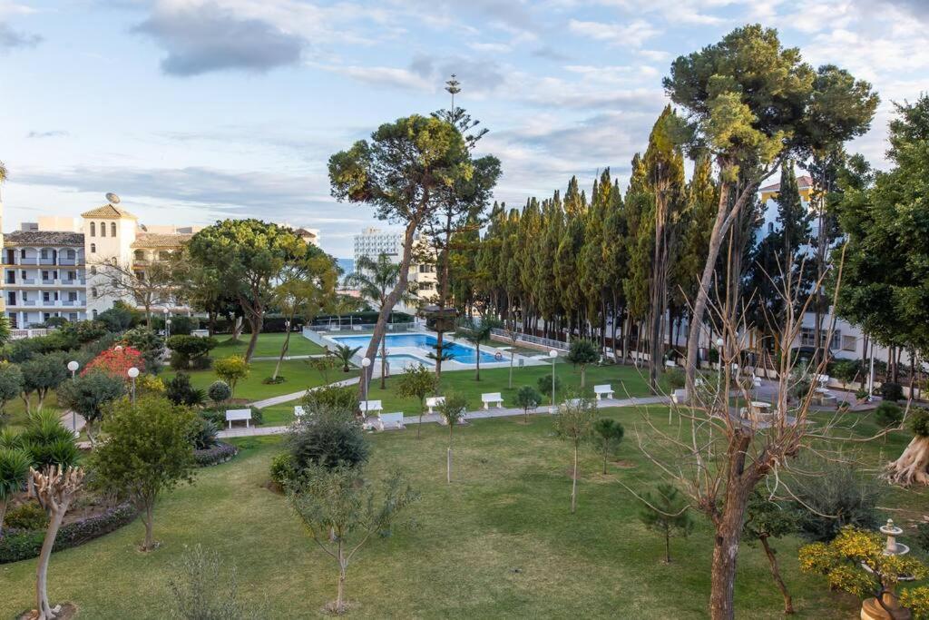 Enjoy La Carihuela Beach At 4 Min.Terrace & Pool. Torremolinos Exterior foto