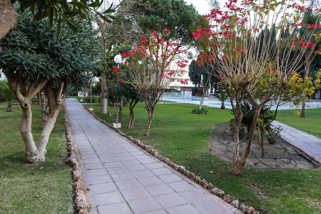 Enjoy La Carihuela Beach At 4 Min.Terrace & Pool. Torremolinos Exterior foto